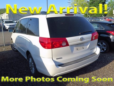 Super White Toyota Sienna XLE AWD.  Click to enlarge.