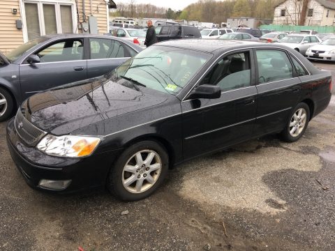 Black Toyota Avalon XLS.  Click to enlarge.