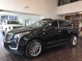 Front 3/4 View of 2017 Cadillac XT5 Luxury AWD #1