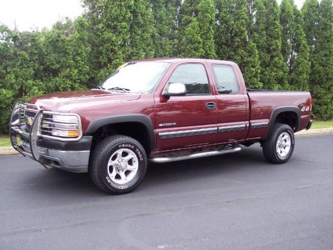 Dark Carmine Red Metallic Chevrolet Silverado 2500HD LS Extended Cab 4x4.  Click to enlarge.