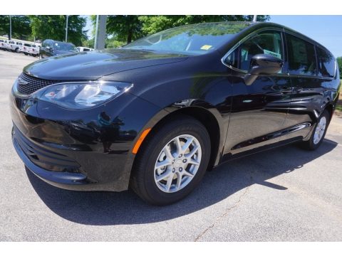 Brilliant Black Crystal Pearl Chrysler Pacifica LX.  Click to enlarge.