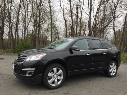 Mosaic Black Metallic Chevrolet Traverse LT AWD.  Click to enlarge.