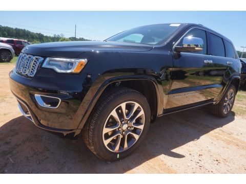 Diamond Black Crystal Pearl Jeep Grand Cherokee Overland.  Click to enlarge.