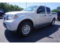Front 3/4 View of 2014 Nissan Frontier SV Crew Cab #3