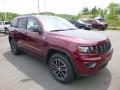 Front 3/4 View of 2017 Jeep Grand Cherokee Trailhawk 4x4 #7
