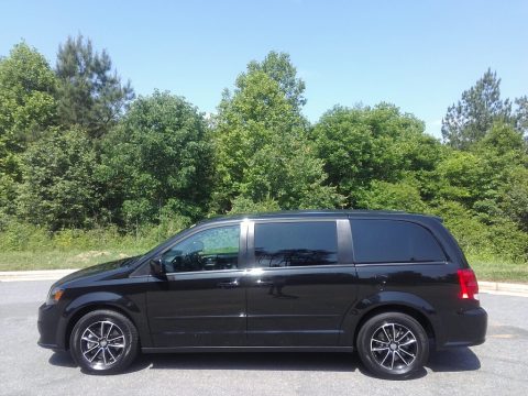 Brilliant Black Crystal Pearl Dodge Grand Caravan R/T.  Click to enlarge.