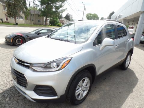Silver Ice Metallic Chevrolet Trax LT AWD.  Click to enlarge.