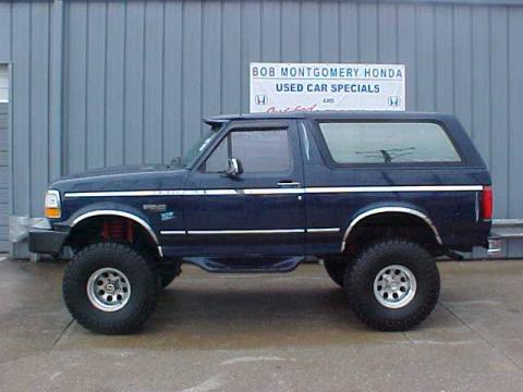 Medium Royale Blue Pearl Ford Bronco XLT 4x4.  Click to enlarge.