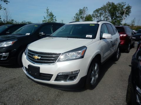 Iridescent Pearl Tricoat Chevrolet Traverse LT AWD.  Click to enlarge.