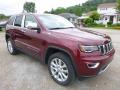 Front 3/4 View of 2017 Jeep Grand Cherokee Limited 4x4 #7