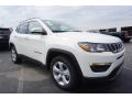 Front 3/4 View of 2017 Jeep Compass Latitude #4