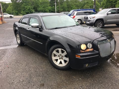 Brilliant Black Crystal Pearl Chrysler 300 Touring.  Click to enlarge.