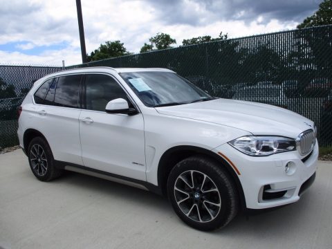 Alpine White BMW X5 xDrive35i. Click to enlarge. Alpine White BMW X5 xDrive35i. Click to enlarge.