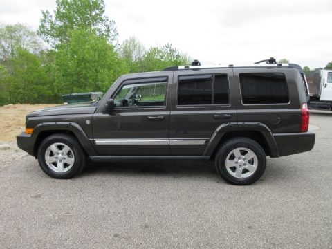 Dark Khaki Pearl Jeep Commander Limited 4x4.  Click to enlarge.