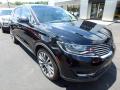 Front 3/4 View of 2017 Lincoln MKX Reserve AWD #4