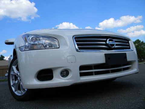 Winter Frost White Nissan Maxima 3.5 SV Premium.  Click to enlarge.