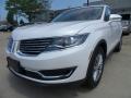 Front 3/4 View of 2017 Lincoln MKX Select AWD #1
