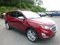 Front 3/4 View of 2018 Chevrolet Equinox Premier AWD #7