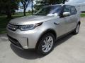Front 3/4 View of 2017 Land Rover Discovery HSE #10