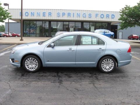 Light Ice Blue Metallic Ford Fusion Hybrid.  Click to enlarge.