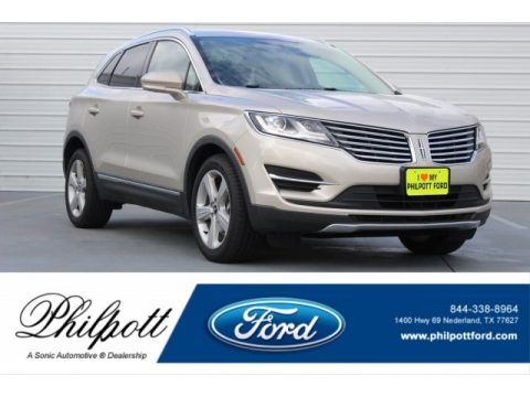 White Gold Lincoln MKC Premier.  Click to enlarge.