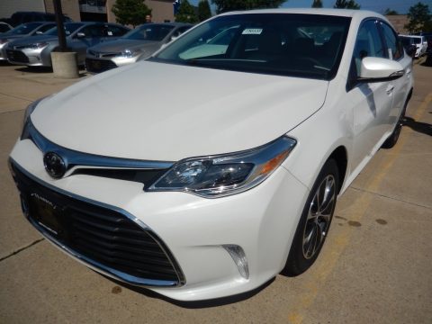 Blizzard Pearl White Toyota Avalon XLE.  Click to enlarge.