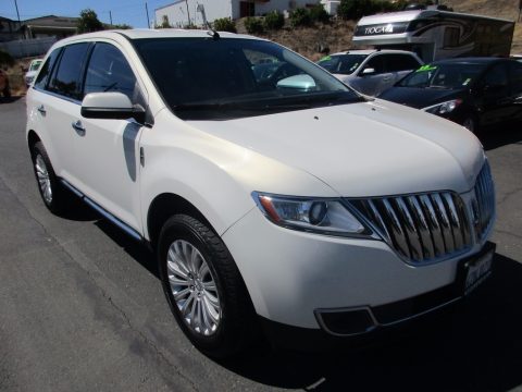 White Platinum Tri-Coat Lincoln MKX FWD.  Click to enlarge.