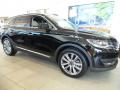 Front 3/4 View of 2017 Lincoln MKX Reserve AWD #3