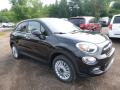 Front 3/4 View of 2017 Fiat 500X Lounge AWD #7