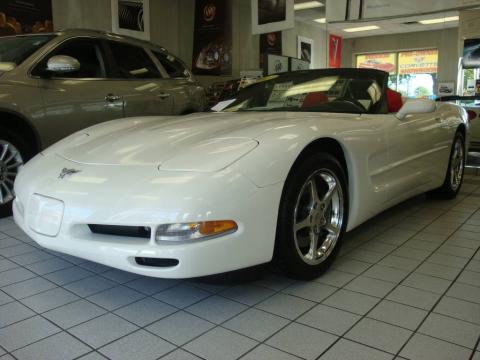 2003 Chevrolet Corvette. Speedway White 2003 Chevrolet