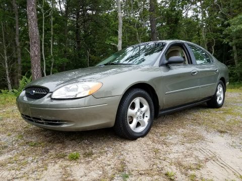Spruce Green Metallic Ford Taurus SES.  Click to enlarge.