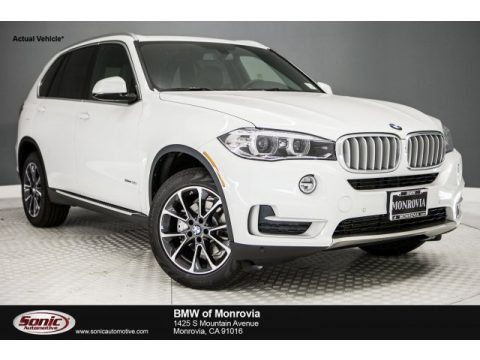 Mineral White Metallic BMW X5 sDrive35i.  Click to enlarge.