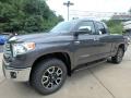 Front 3/4 View of 2017 Toyota Tundra Limited Double Cab 4x4 #4