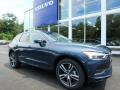 Front 3/4 View of 2018 Volvo XC60 T5 AWD Momentum #1