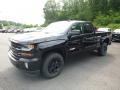 Front 3/4 View of 2018 Chevrolet Silverado 1500 LT Double Cab 4x4 #1