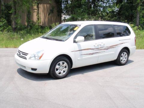 White Kia Sedona LX.  Click to enlarge.