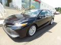 Front 3/4 View of 2018 Toyota Camry XLE #5