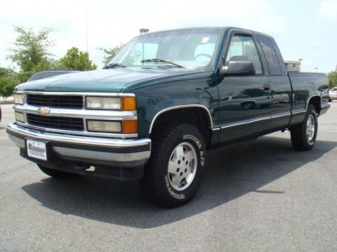 Emerald Green Metallic Chevrolet C/K K1500 Silverado Z71 Extended Cab 4x4.  Click to enlarge.