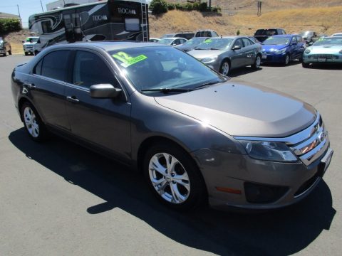 Sterling Grey Metallic Ford Fusion SE.  Click to enlarge.
