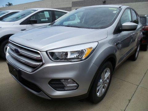 Ingot Silver Ford Escape SE.  Click to enlarge.