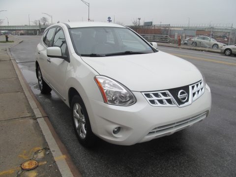 Pearl White Nissan Rogue S AWD.  Click to enlarge.