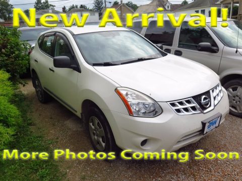 Pearl White Nissan Rogue S AWD.  Click to enlarge.