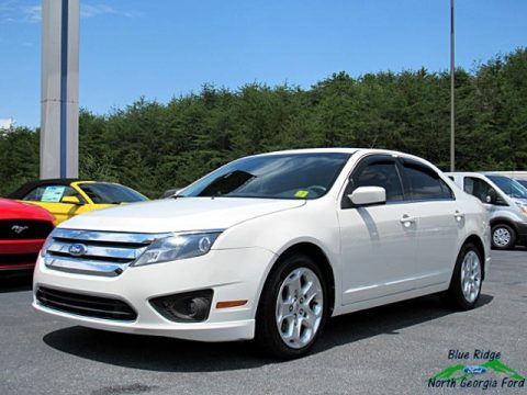 White Suede Ford Fusion SE.  Click to enlarge.