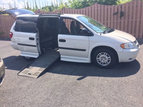 Stone White Dodge Grand Caravan SE.  Click to enlarge.