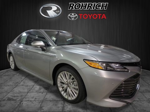 Celestial Silver Metallic Toyota Camry Hybrid XLE.  Click to enlarge.