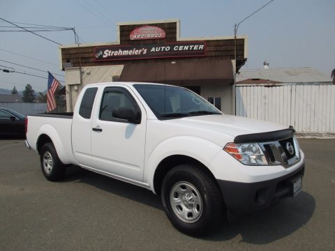 Avalanche White Nissan Frontier S King Cab.  Click to enlarge.