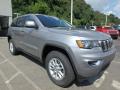 Front 3/4 View of 2018 Jeep Grand Cherokee Laredo 4x4 #7