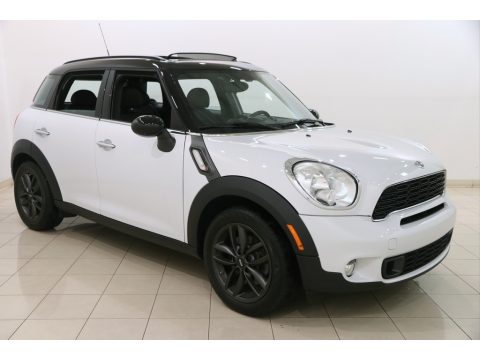 Light White Mini Cooper S Countryman.  Click to enlarge.