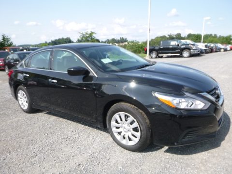 Super Black Nissan Altima 2.5 S.  Click to enlarge.