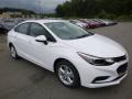 Front 3/4 View of 2018 Chevrolet Cruze LT #7